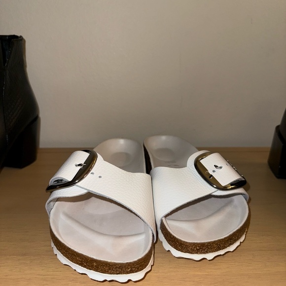 Birkenstock Women's White Sandals - Picture 5 of 7